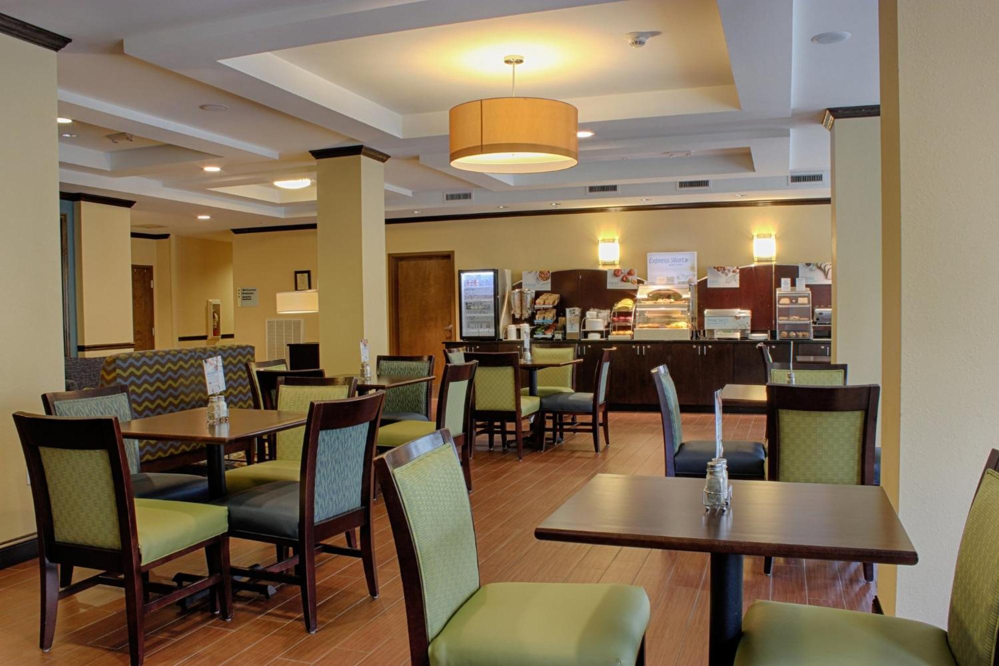 Holiday Inn Express & Suites Lebanon By Ihg Bagian luar foto