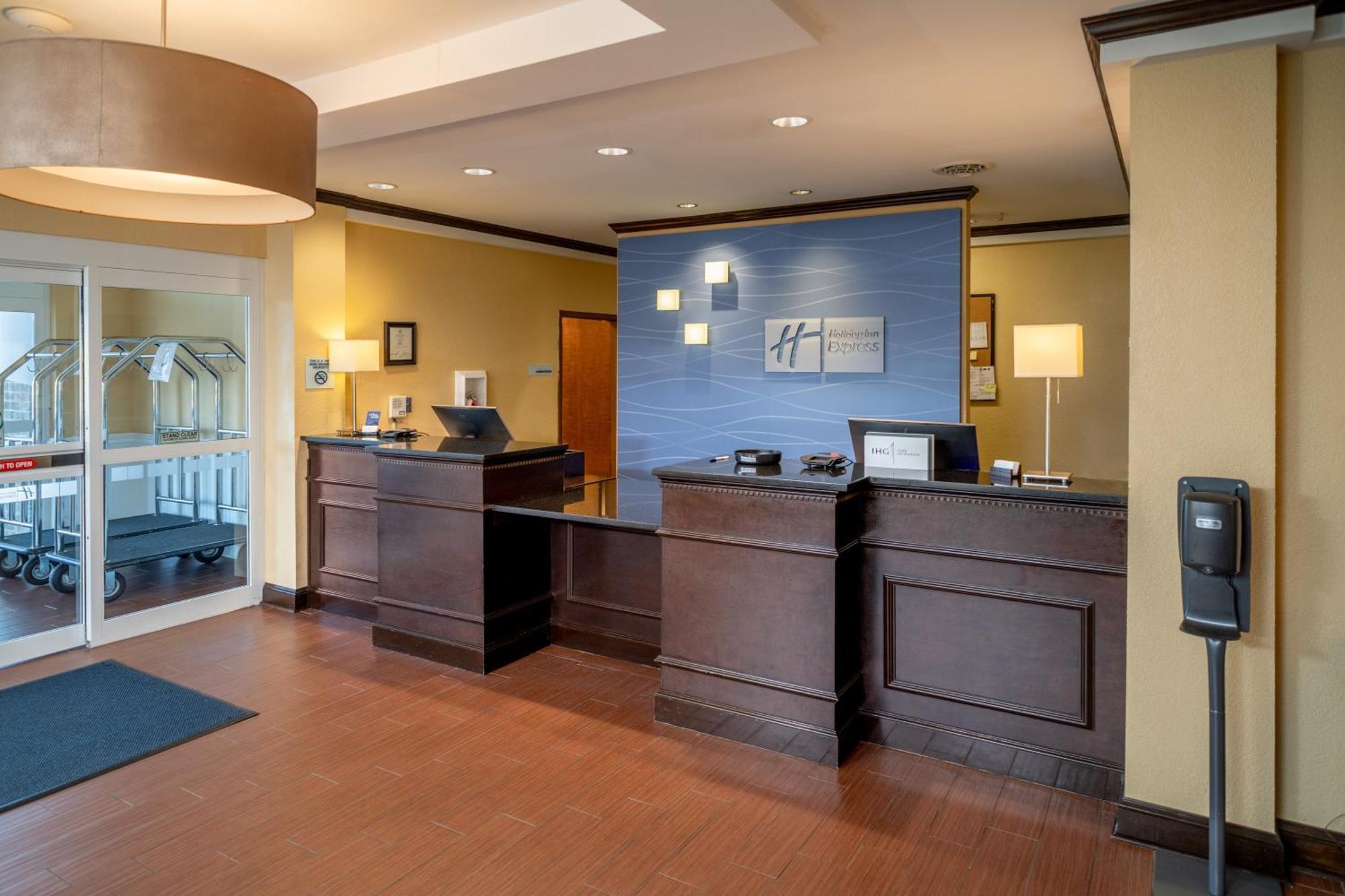 Holiday Inn Express & Suites Lebanon By Ihg Bagian luar foto