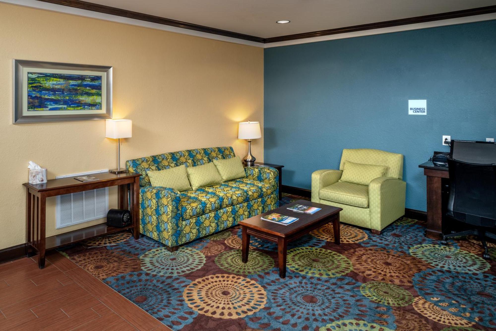 Holiday Inn Express & Suites Lebanon By Ihg Bagian luar foto