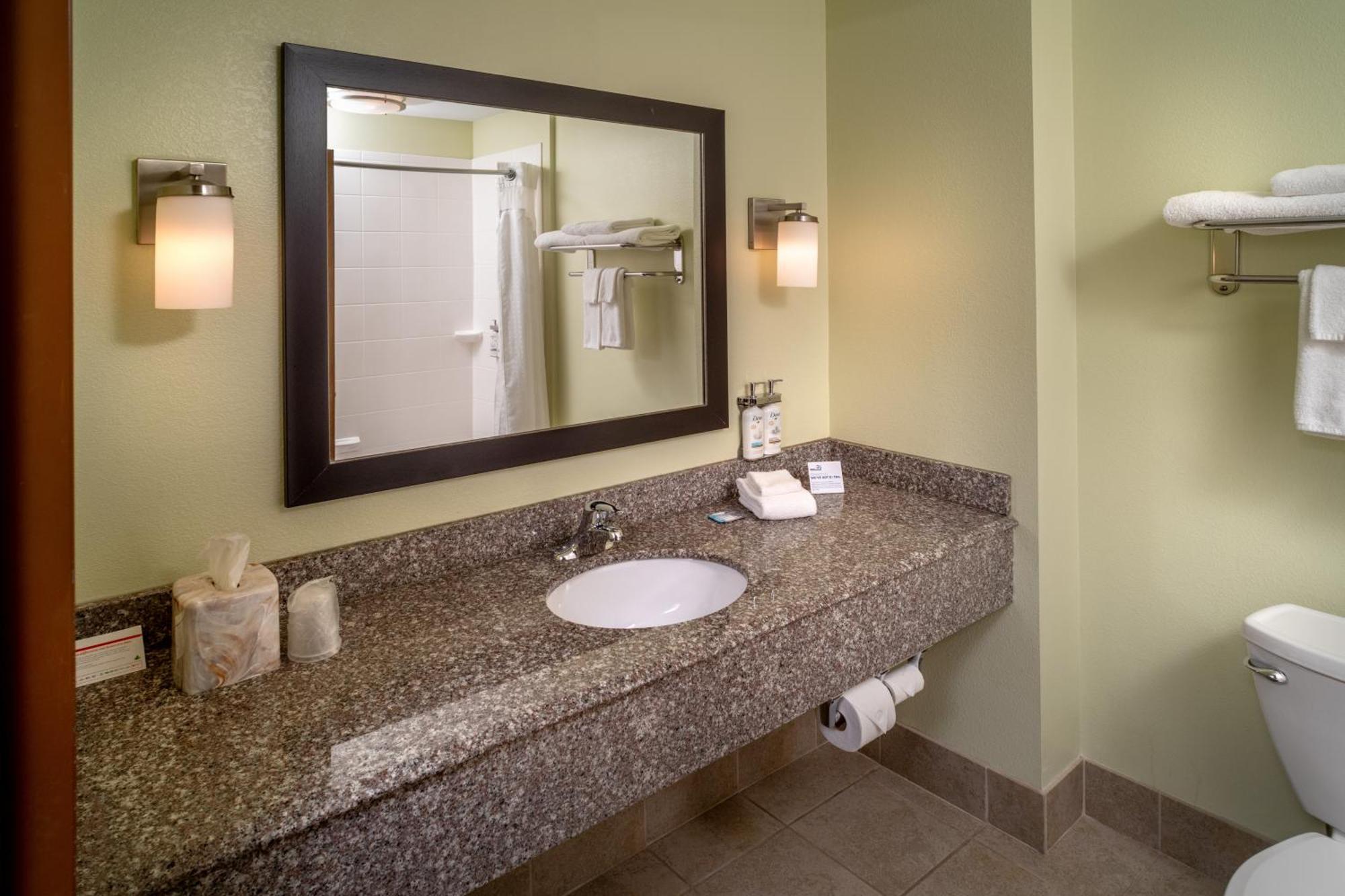 Holiday Inn Express & Suites Lebanon By Ihg Bagian luar foto