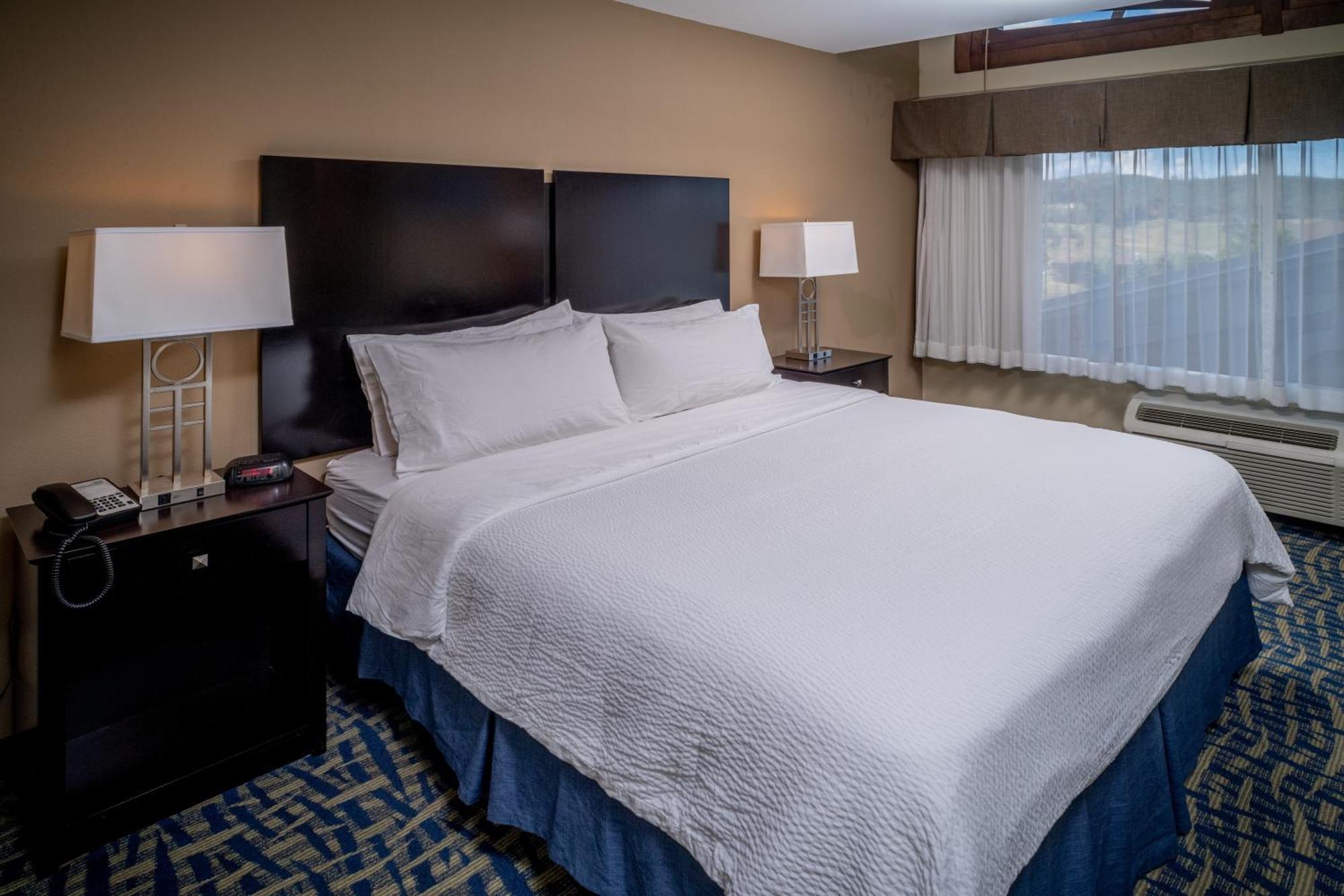 Holiday Inn Express & Suites Lebanon By Ihg Bagian luar foto