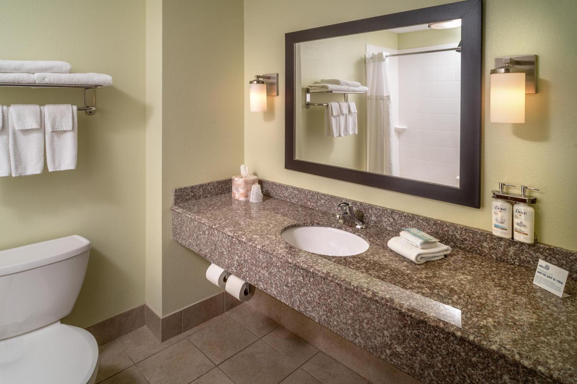 Holiday Inn Express & Suites Lebanon By Ihg Bagian luar foto