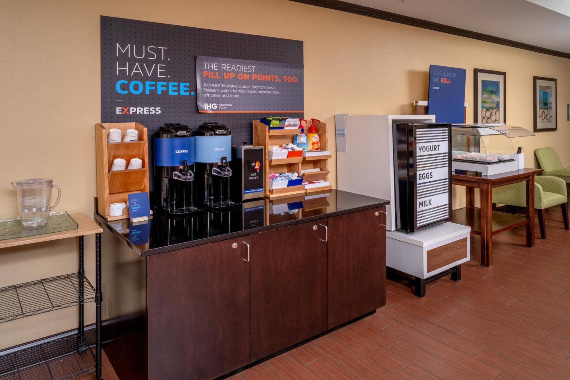 Holiday Inn Express & Suites Lebanon By Ihg Bagian luar foto