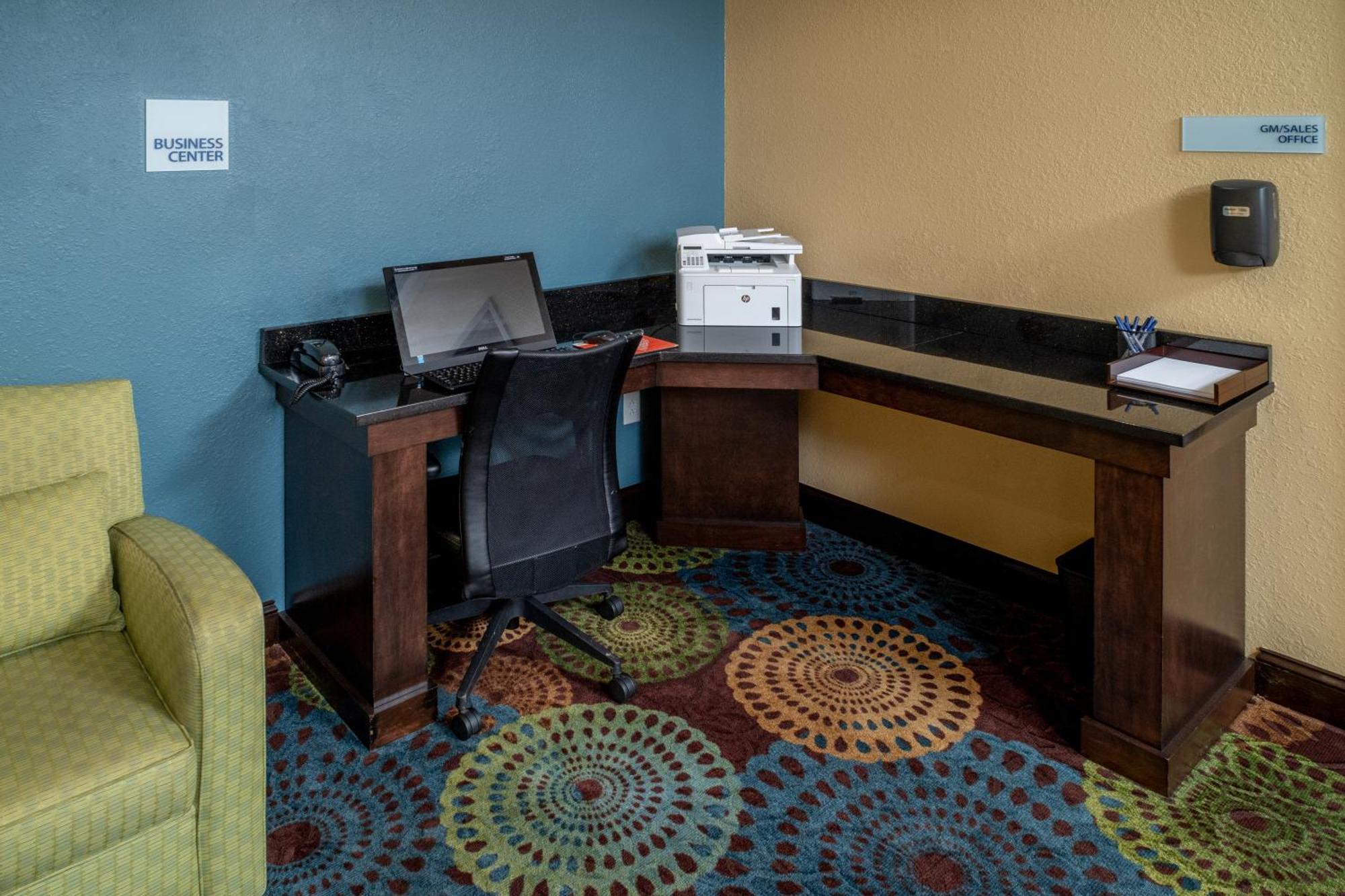 Holiday Inn Express & Suites Lebanon By Ihg Bagian luar foto