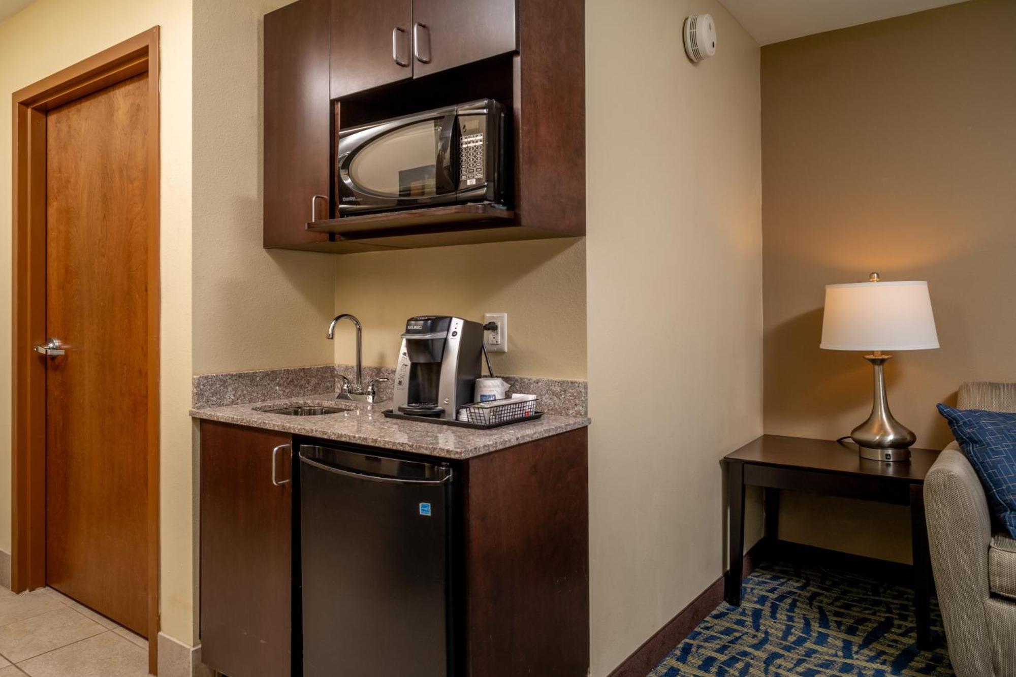 Holiday Inn Express & Suites Lebanon By Ihg Bagian luar foto