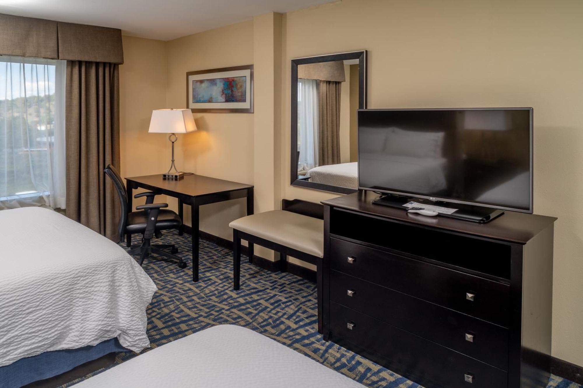Holiday Inn Express & Suites Lebanon By Ihg Bagian luar foto