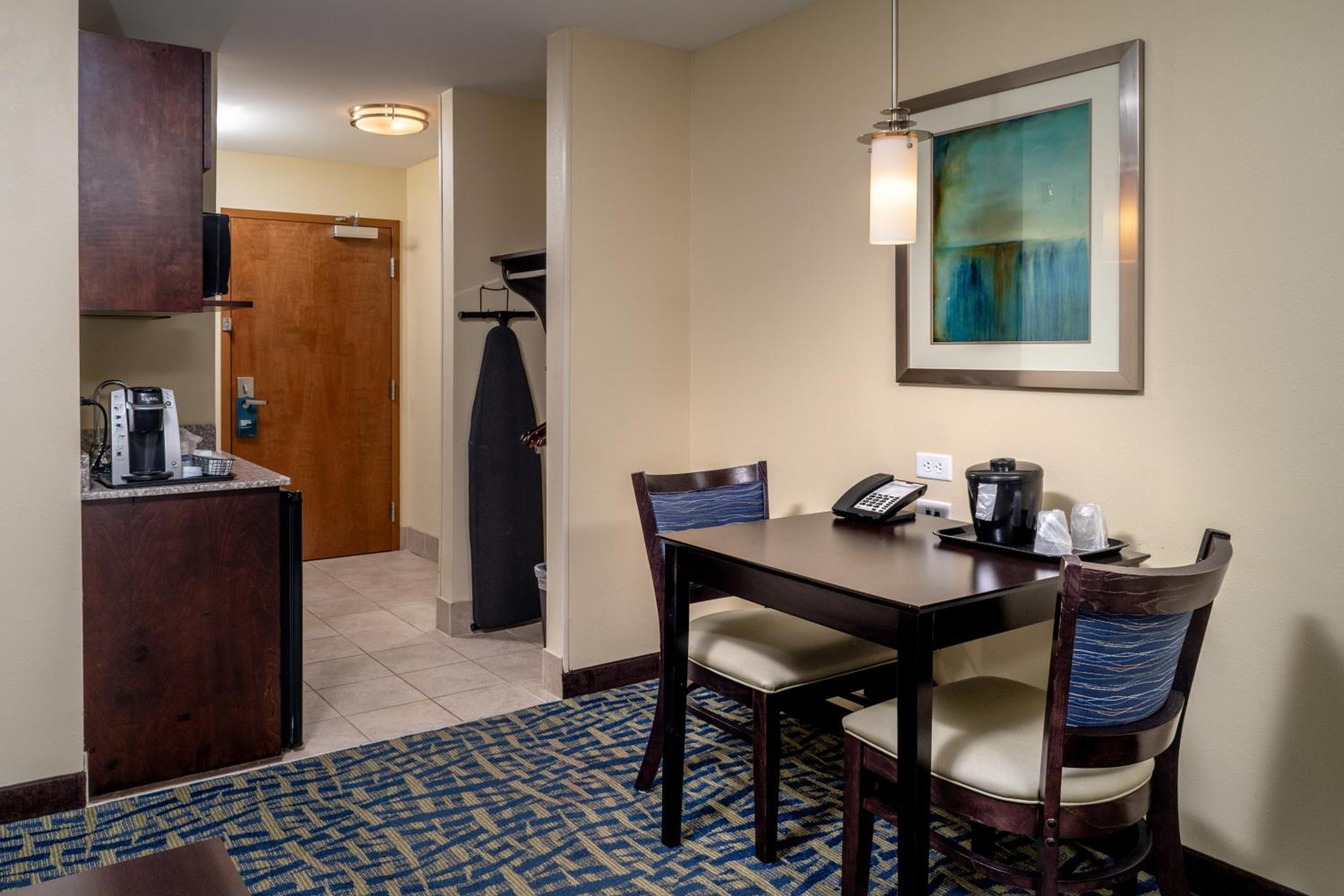 Holiday Inn Express & Suites Lebanon By Ihg Bagian luar foto