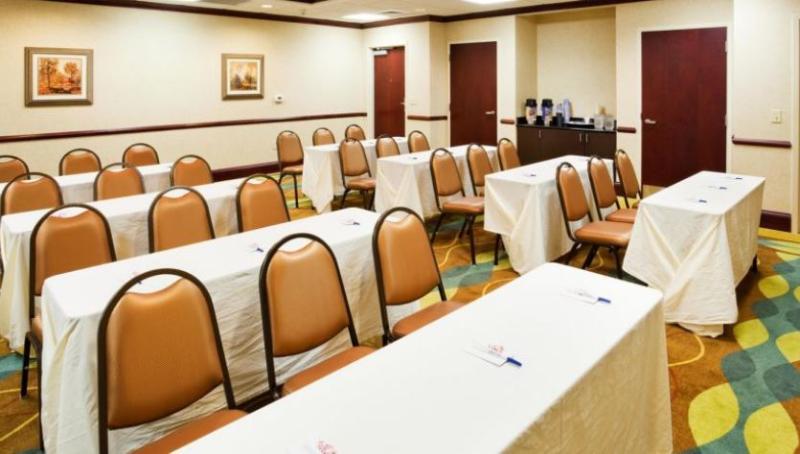 Holiday Inn Express & Suites Lebanon By Ihg Bagian luar foto