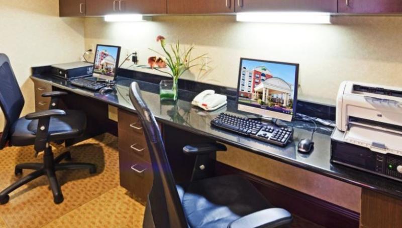 Holiday Inn Express & Suites Lebanon By Ihg Bagian luar foto