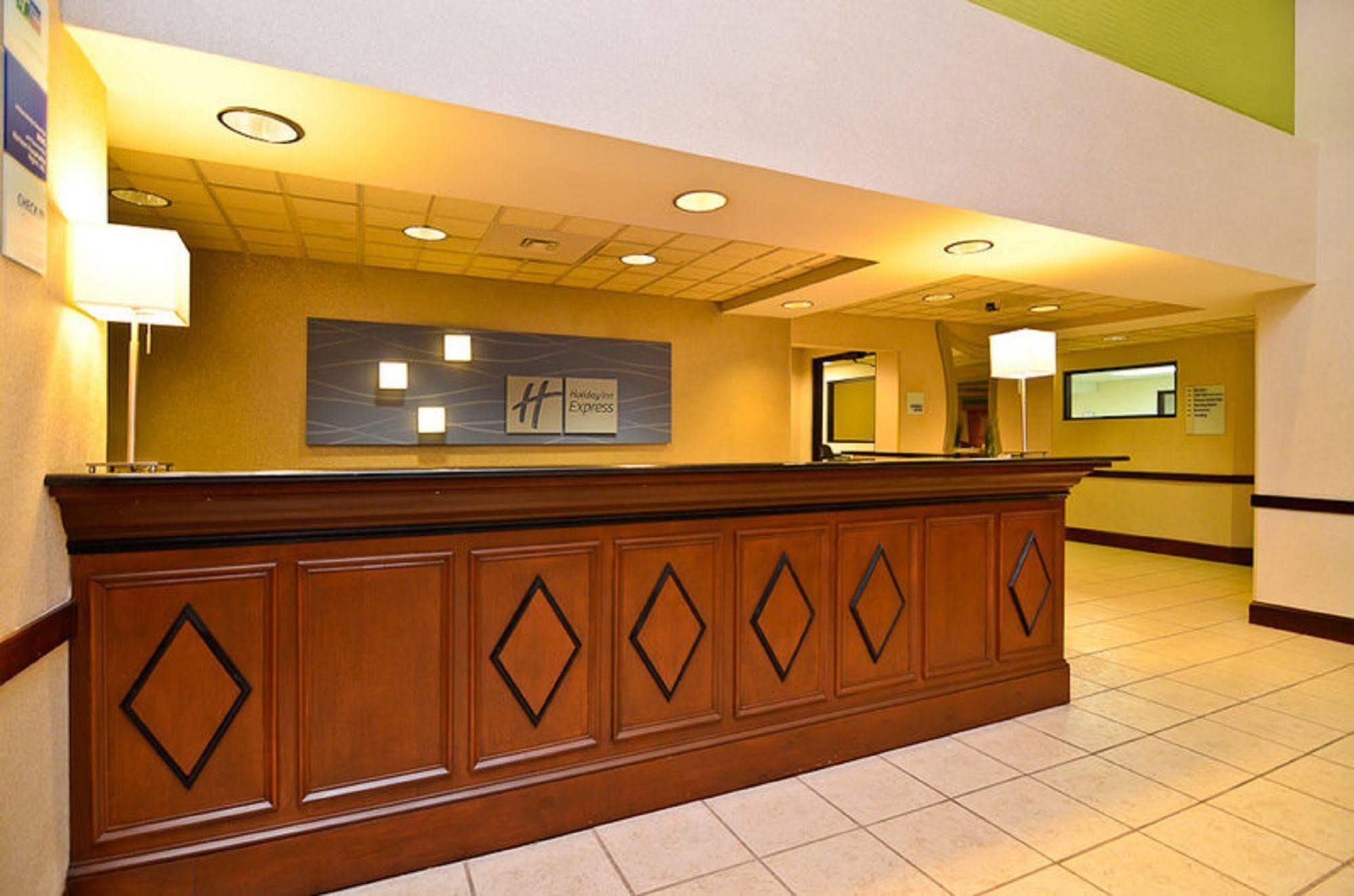 Holiday Inn Express & Suites Lebanon By Ihg Bagian luar foto